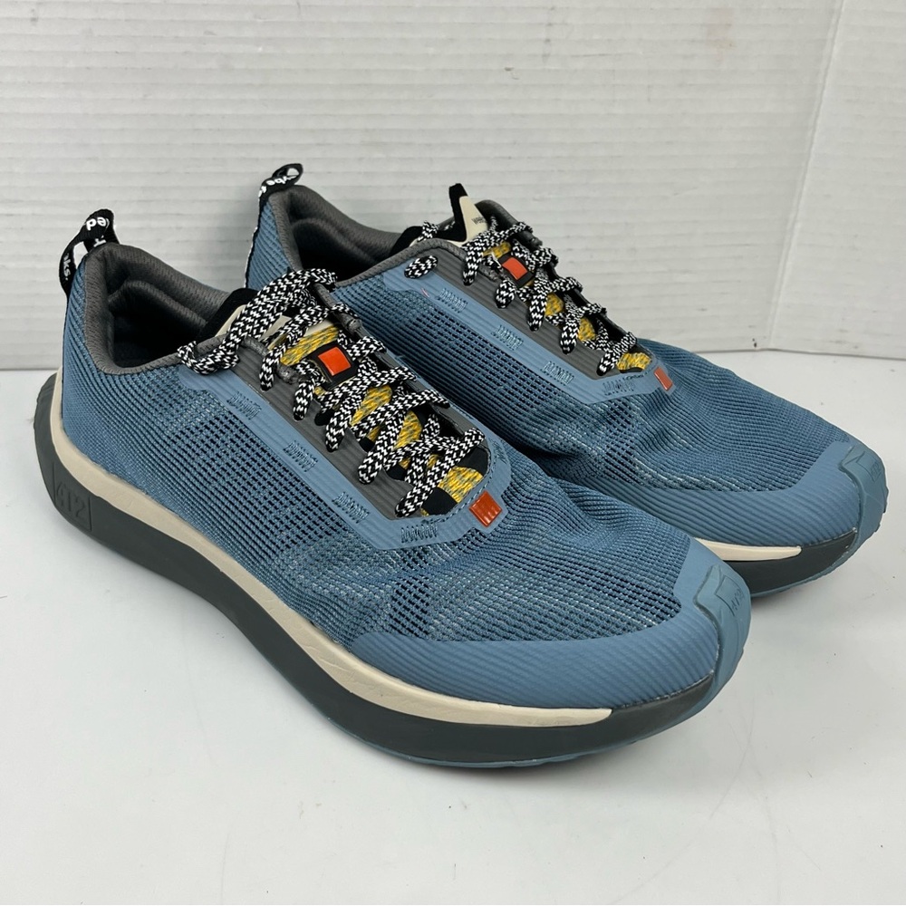 4T2 Weekdays "Kind of Blue" Men’s Size 8 Running Shoes Sneaker